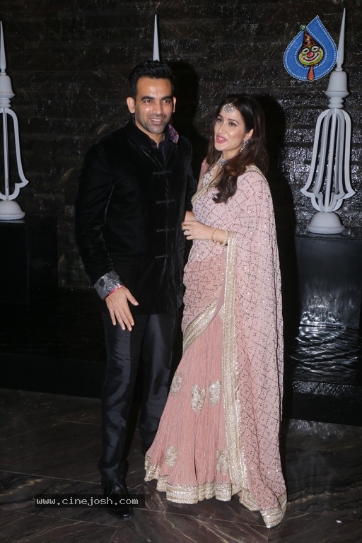Zaheer Khan and Sagarika Ghatge Wedding Party - 19 / 24 photos