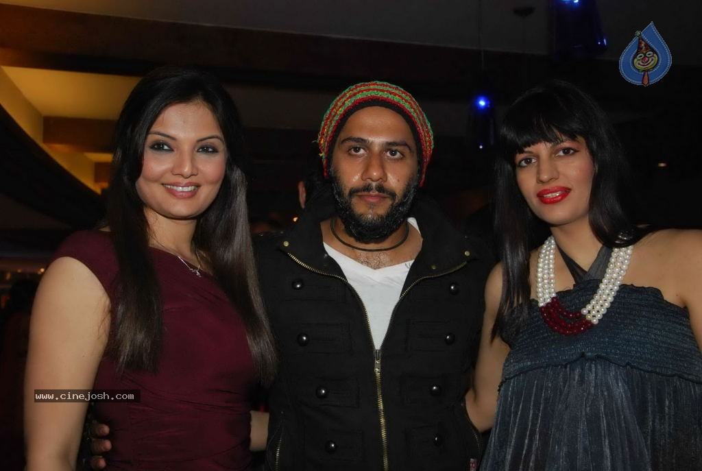 Sahara Star Seduction New Year Bash - 36 / 54 photos