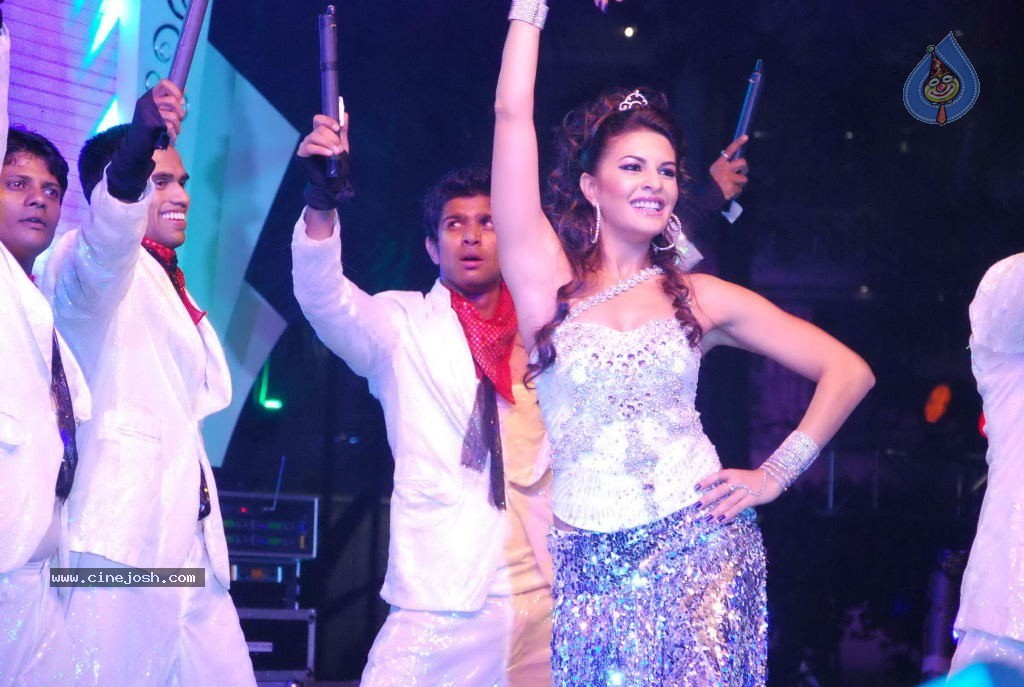 Sahara Star Seduction New Year Bash - 37 / 54 photos