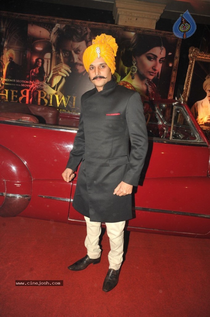 Saheb Biwi Aur Gangster 2 First Look Launch - 33 / 48 photos