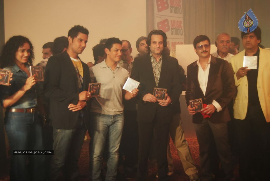 Sahib Biwi Aur Gangster Music Launch - 26 / 34 photos