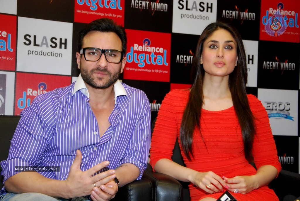 Saif and Kareena Promotes Agent Vinod Movie - 15 / 27 photos