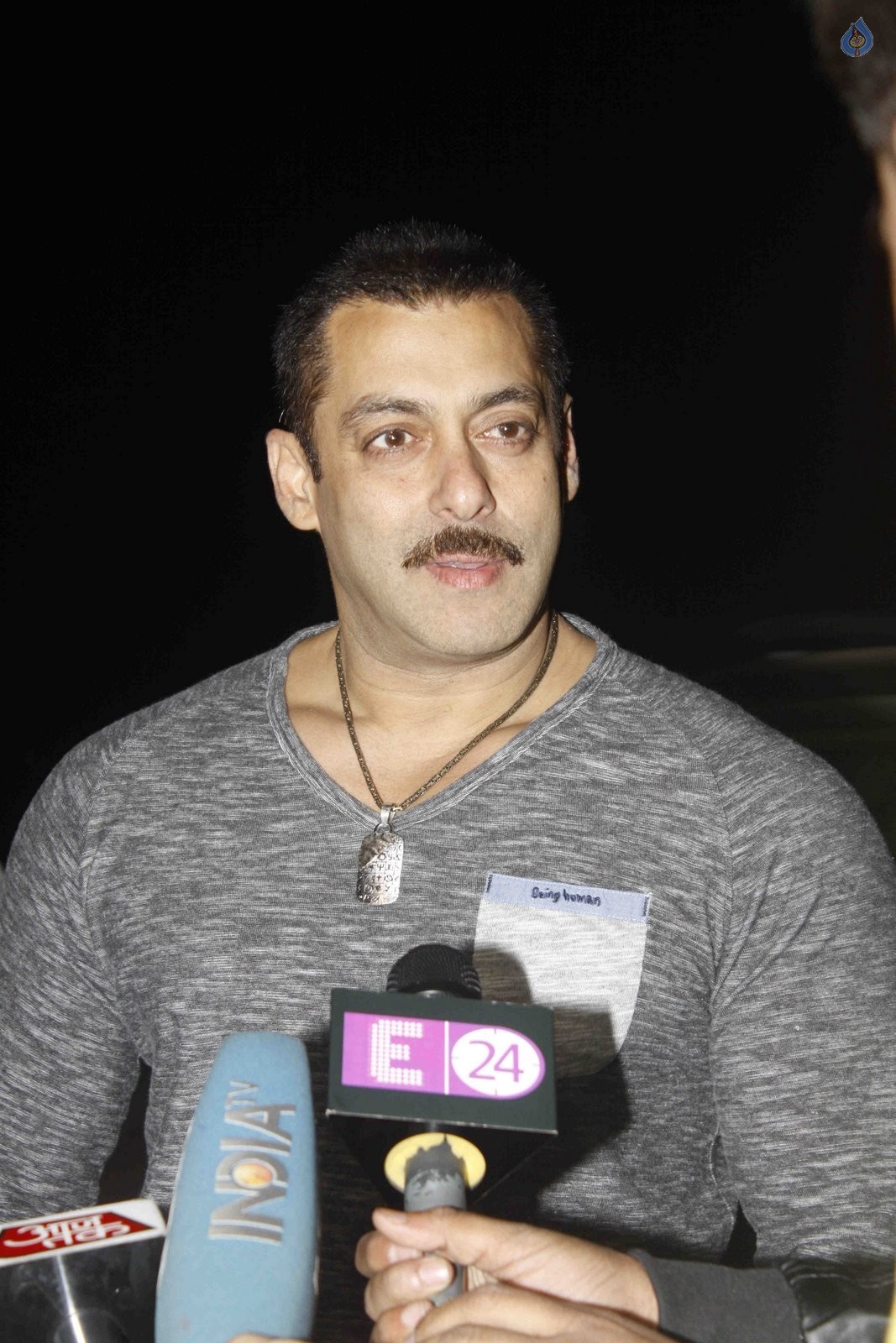Salman Khan 50th Birthday Celebrations - 31 / 49 photos