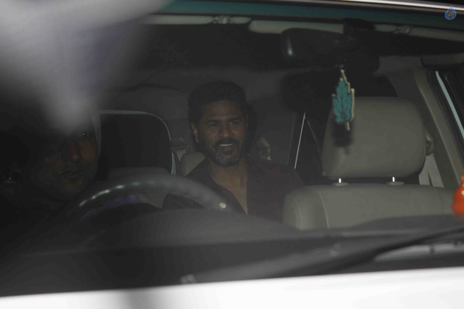 Salman Khan 50th Birthday Celebrations - 41 / 49 photos
