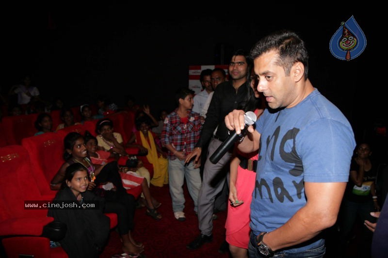 Bollywood: Ready Movie Premiere Show  - 27 / 31 photos