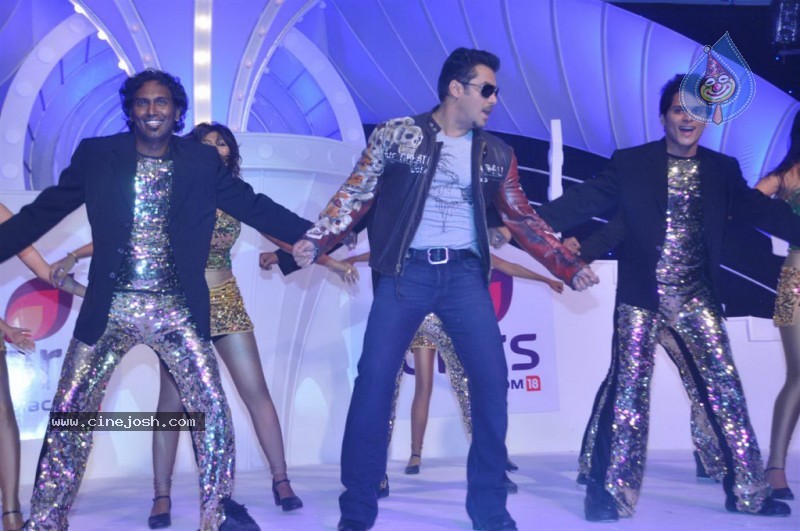 Salman Khan at Bigg Boss 4 Media Event Stills - 18 / 34 photos