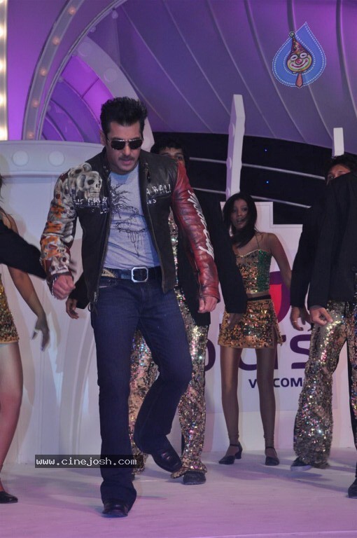 Salman Khan at Bigg Boss 4 Media Event Stills - 23 / 34 photos