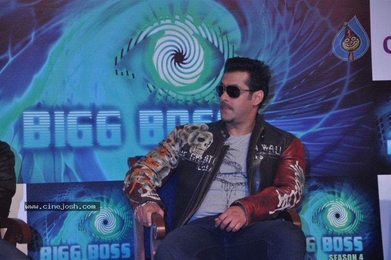 Salman Khan at Bigg Boss 4 Media Event Stills - 25 / 34 photos