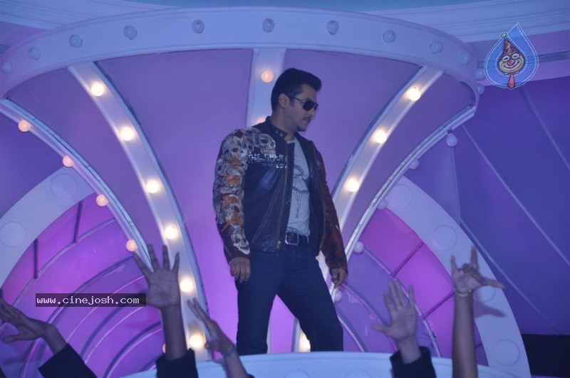 Salman Khan at Bigg Boss 4 Media Event Stills - 26 / 34 photos