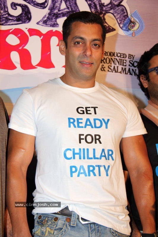 Bollywood: Salman Khan at Chillar Party Movie Press Meet - 26 / 30 photos