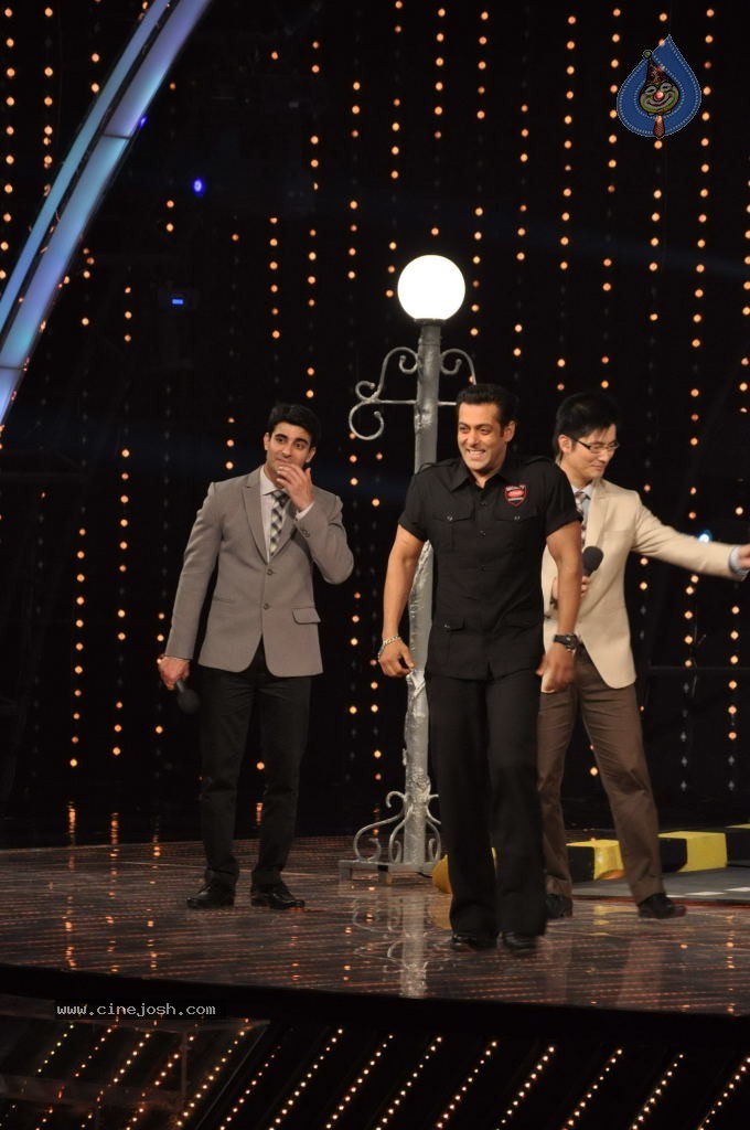 Salman Khan at Colors India got Talent Event - 2 / 29 photos