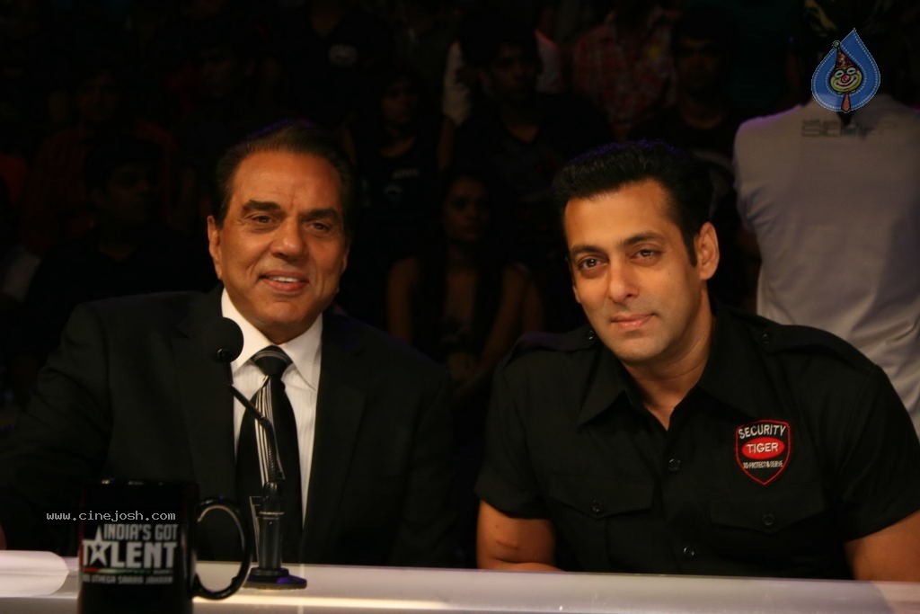 Salman Khan at Colors India got Talent Event - 6 / 29 photos