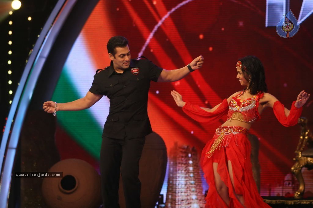 Salman Khan at Colors India got Talent Event - 8 / 29 photos
