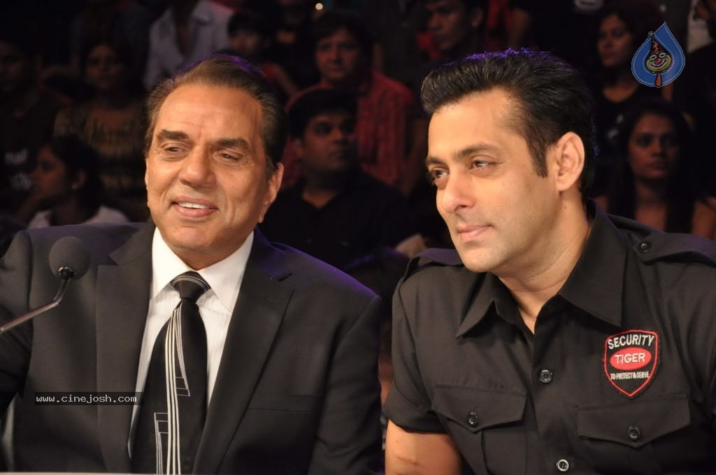 Salman Khan at Colors India got Talent Event - 13 / 29 photos