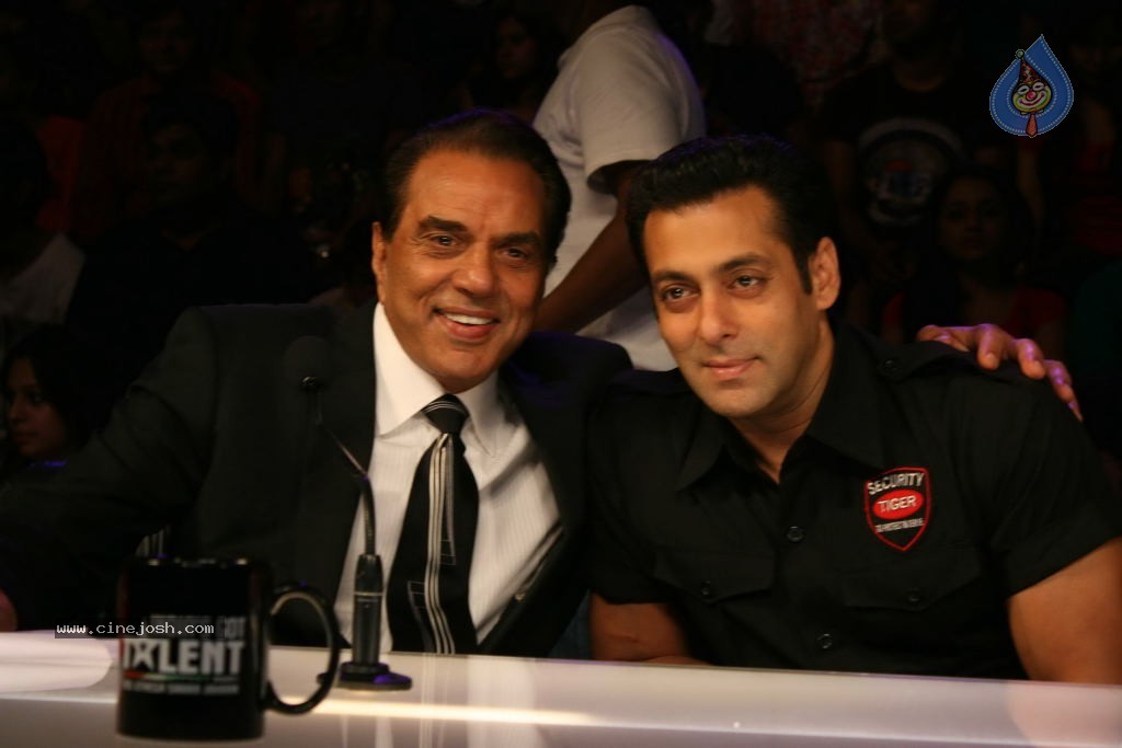 Salman Khan at Colors India got Talent Event - 15 / 29 photos