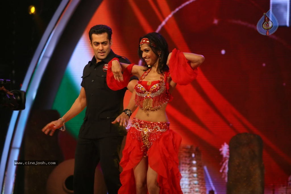 Salman Khan at Colors India got Talent Event - 26 / 29 photos