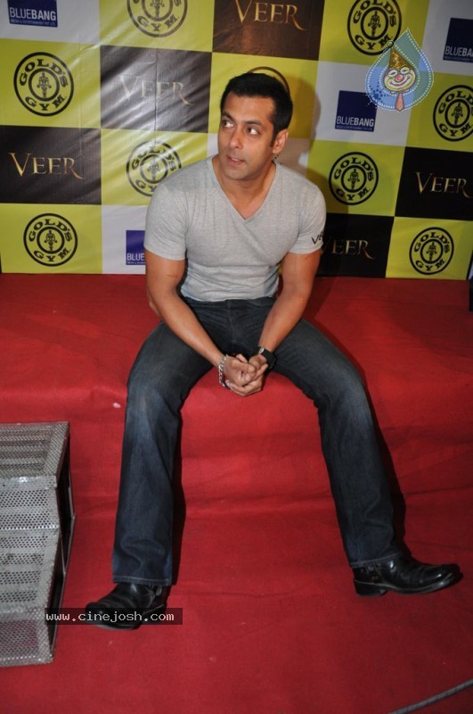Salman Khan At Gold Gym - 5 / 18 photos