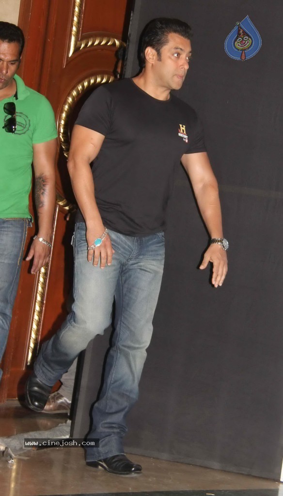 Salman Khan at History New Show - 11 / 31 photos