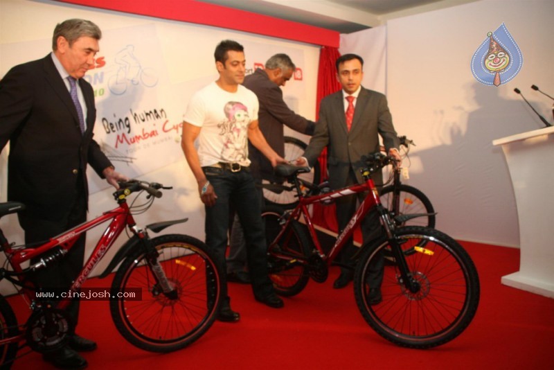 Salman Khan At Mumbai Cyclothon Press Conference - 9 / 25 photos