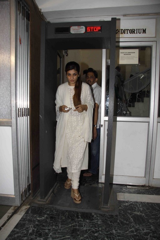 Salman Khan at Prayer Meet of Rajat Badjatya - 33 / 34 photos