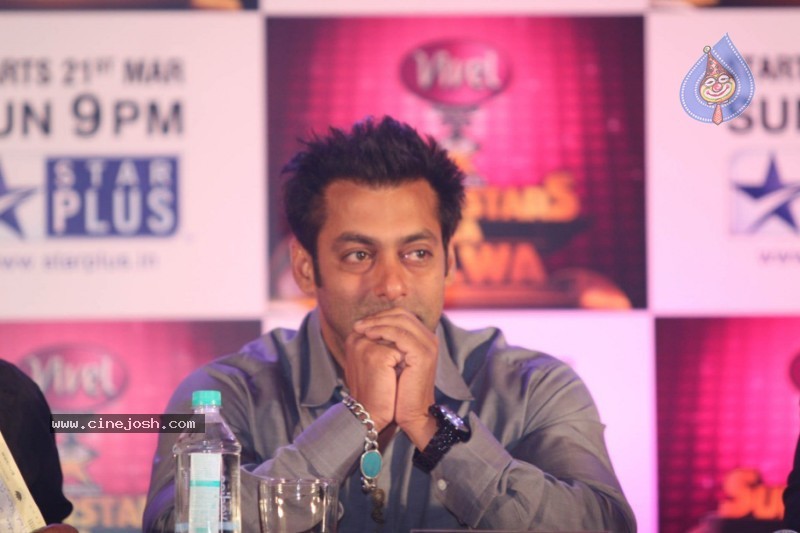 Salman Khan at Superstar Ka Jalwa Awards - 4 / 33 photos