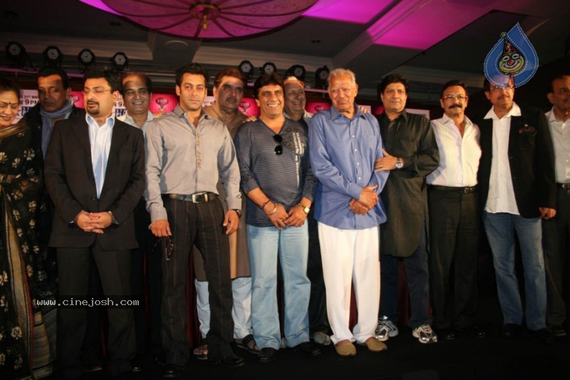 Salman Khan at Superstar Ka Jalwa Awards - 13 / 33 photos