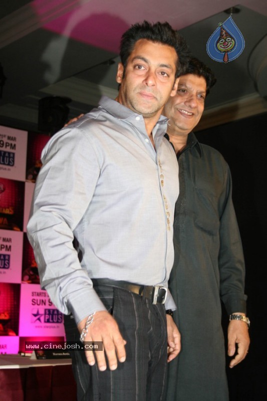 Salman Khan at Superstar Ka Jalwa Awards - 30 / 33 photos