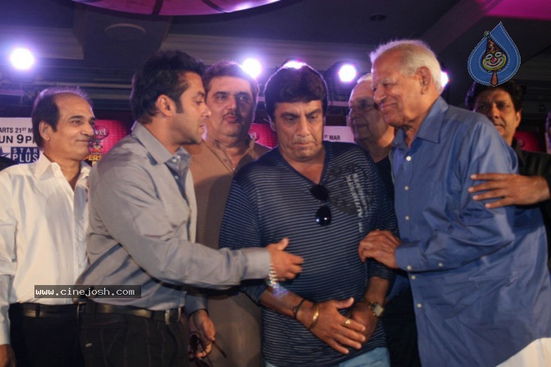Salman Khan at Superstar Ka Jalwa Awards - 31 / 33 photos