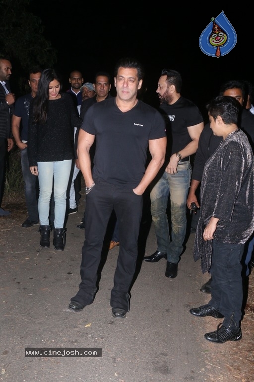 Salman Khan Birthday Bash Photos - 3 / 15 photos