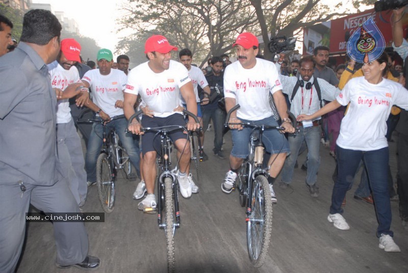 Salman Khan, Neetu Chandra at Mumbai Cyclothon - 4 / 34 photos