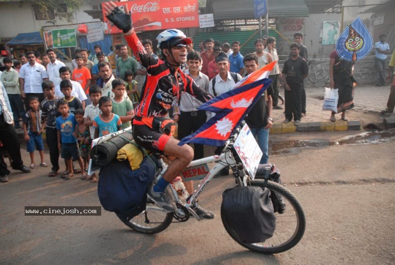 Salman Khan, Neetu Chandra at Mumbai Cyclothon - 11 / 34 photos