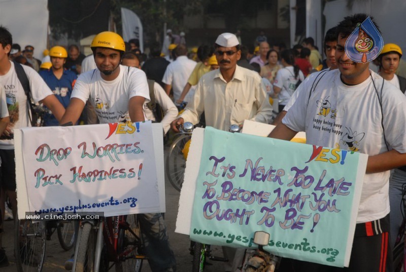 Salman Khan, Neetu Chandra at Mumbai Cyclothon - 12 / 34 photos