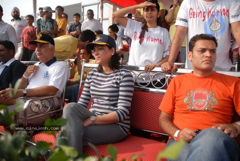 Salman Khan, Neetu Chandra at Mumbai Cyclothon - 16 / 34 photos