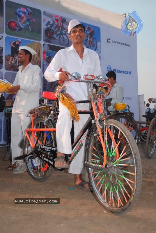 Salman Khan, Neetu Chandra at Mumbai Cyclothon - 19 / 34 photos