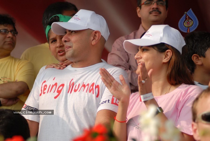 Salman Khan, Neetu Chandra at Mumbai Cyclothon - 25 / 34 photos