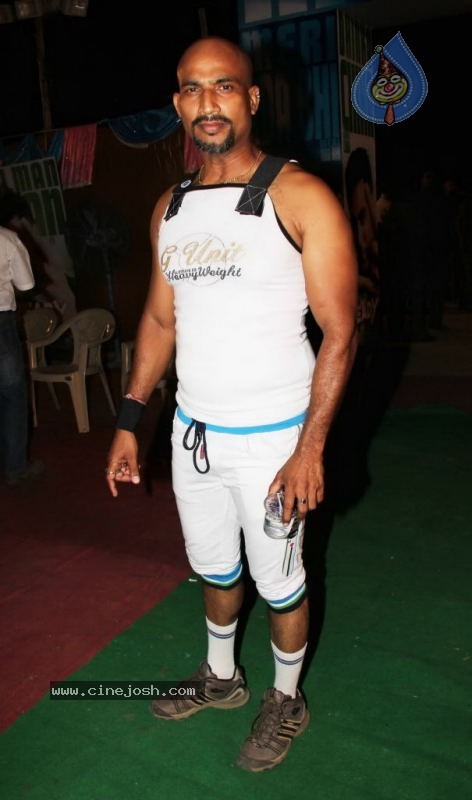 Salman Khan Ready Movie Music Launch - 77 / 105 photos
