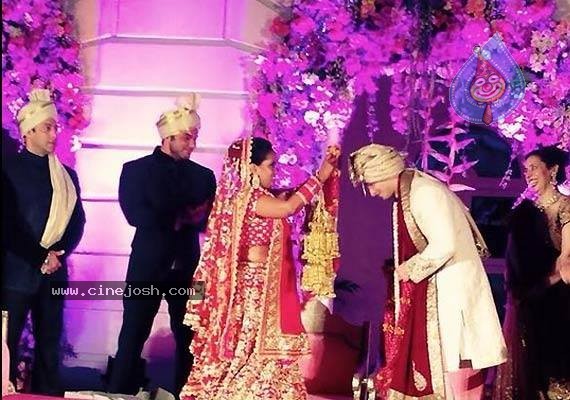 Salman Khan Sister Arpita Wedding Photos - 3 / 12 photos