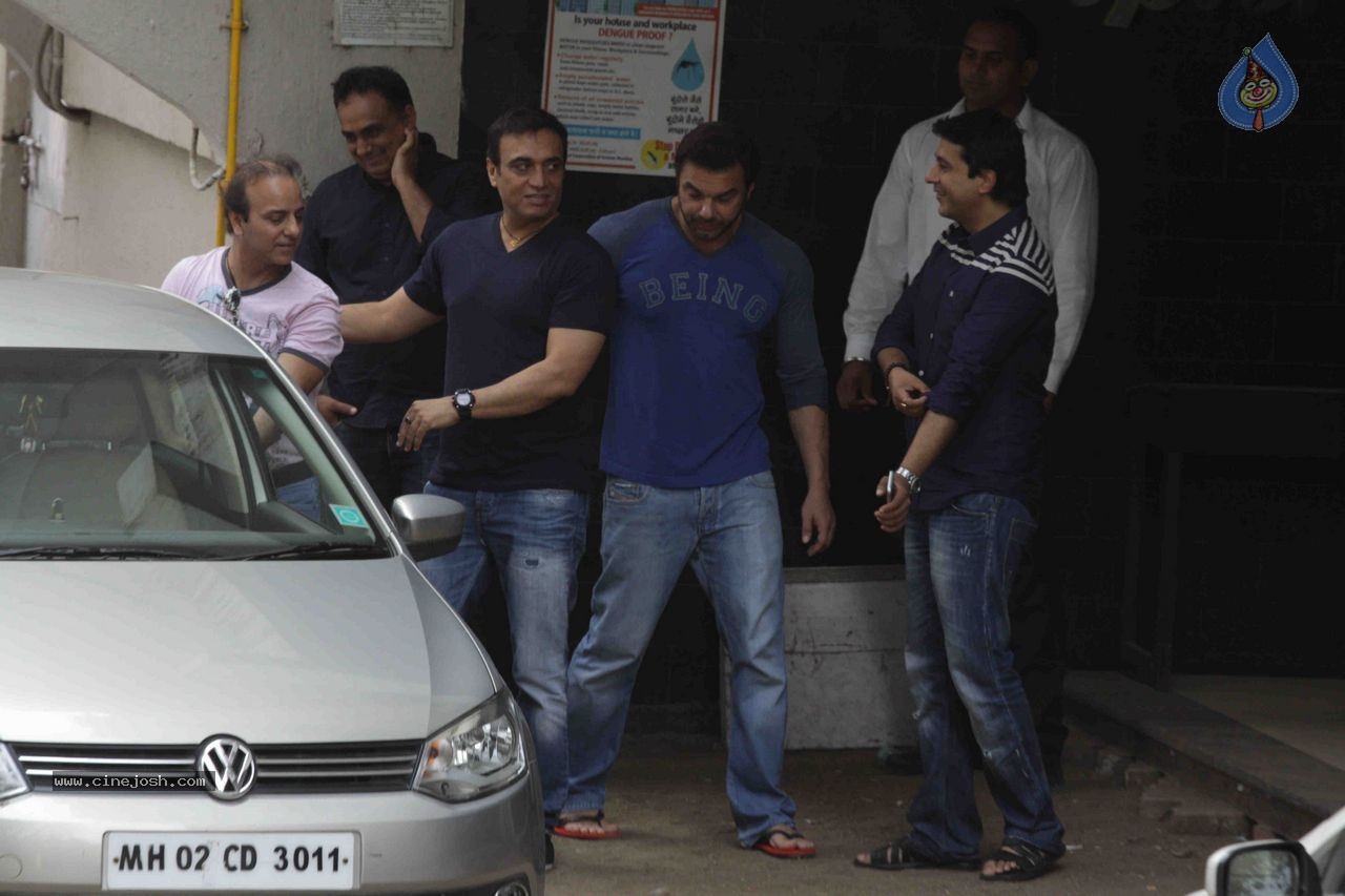 Salman Khan Snapped at His House - 30 / 73 photos