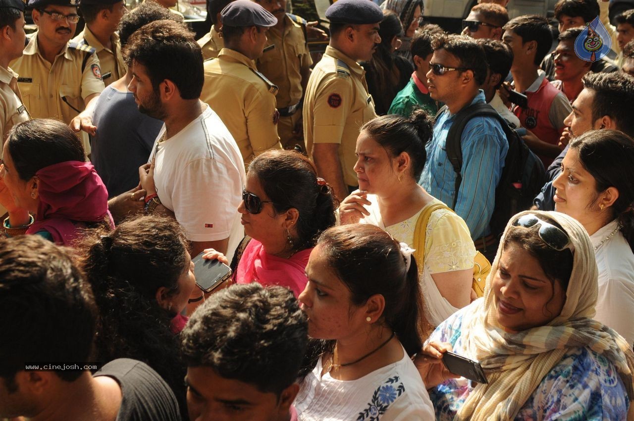 Salman Khan Snapped at His House - 54 / 73 photos