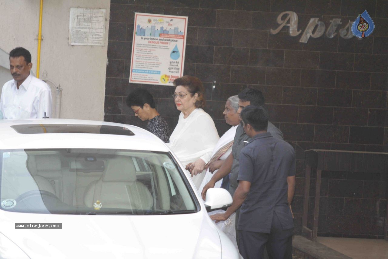 Salman Khan Snapped at His House - 70 / 73 photos