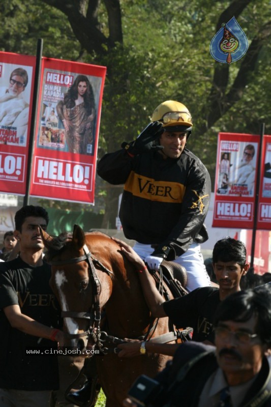 Salman Khan,Zarine Khan At Veer Exhibition Race - 12 / 43 photos