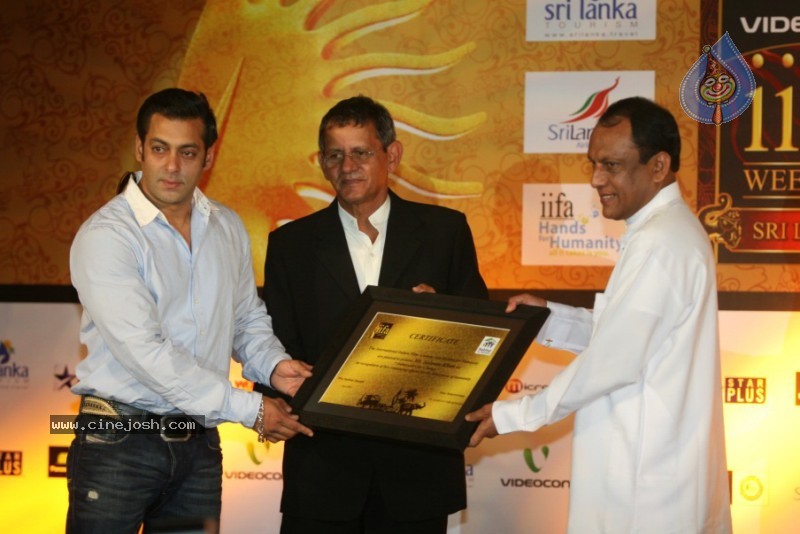 Salman, Lara Dutta, Ritesh at IIFA 2010 Press Meet - 7 / 40 photos