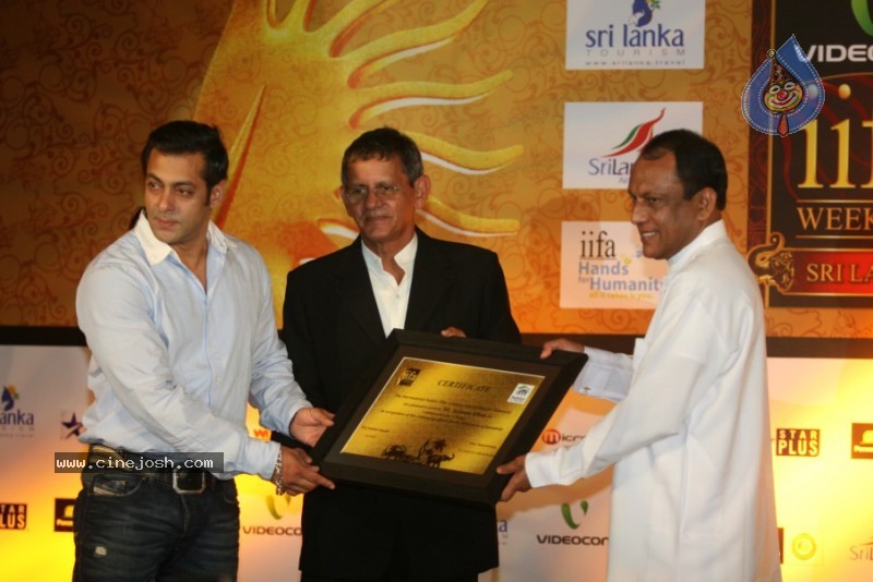 Salman, Lara Dutta, Ritesh at IIFA 2010 Press Meet - 11 / 40 photos