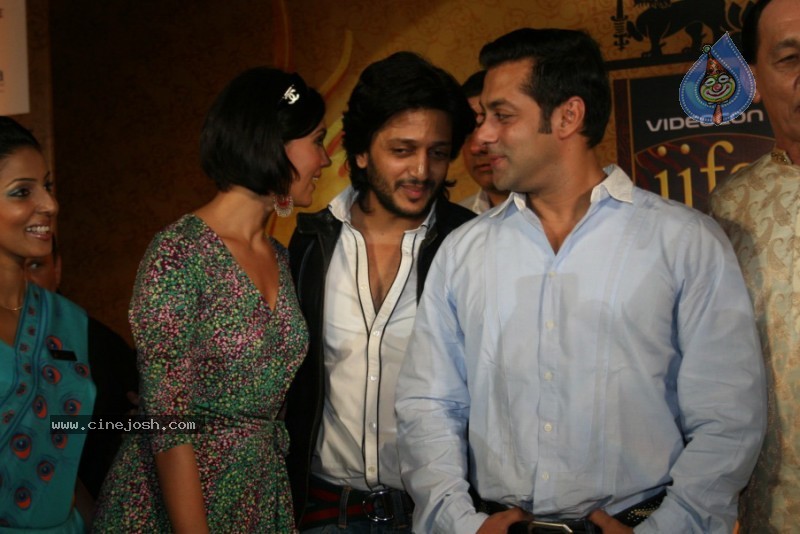 Salman, Lara Dutta, Ritesh at IIFA 2010 Press Meet - 12 / 40 photos