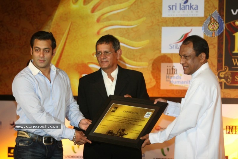 Salman, Lara Dutta, Ritesh at IIFA 2010 Press Meet - 21 / 40 photos