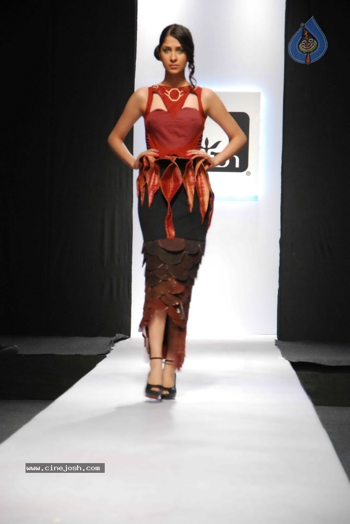 Sameera Reddy at Design Season 4 Grand Finale Photos - 50 / 84 photos