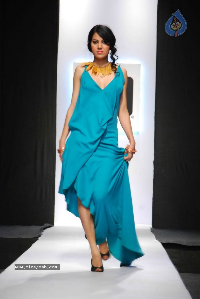 Sameera Reddy at Design Season 4 Grand Finale Photos - 52 / 84 photos