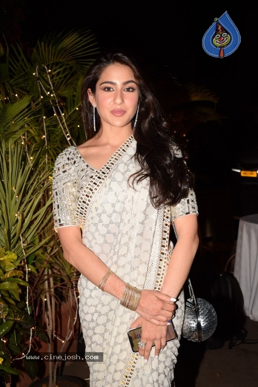 Sandeep Khosla Niece Wedding Reception - 18 / 21 photos