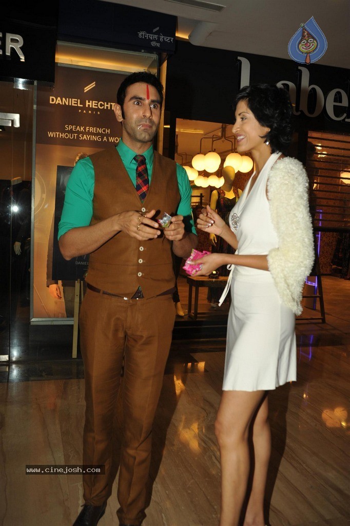 Sandip and Jesse Hosted Christmas Party - 73 / 105 photos