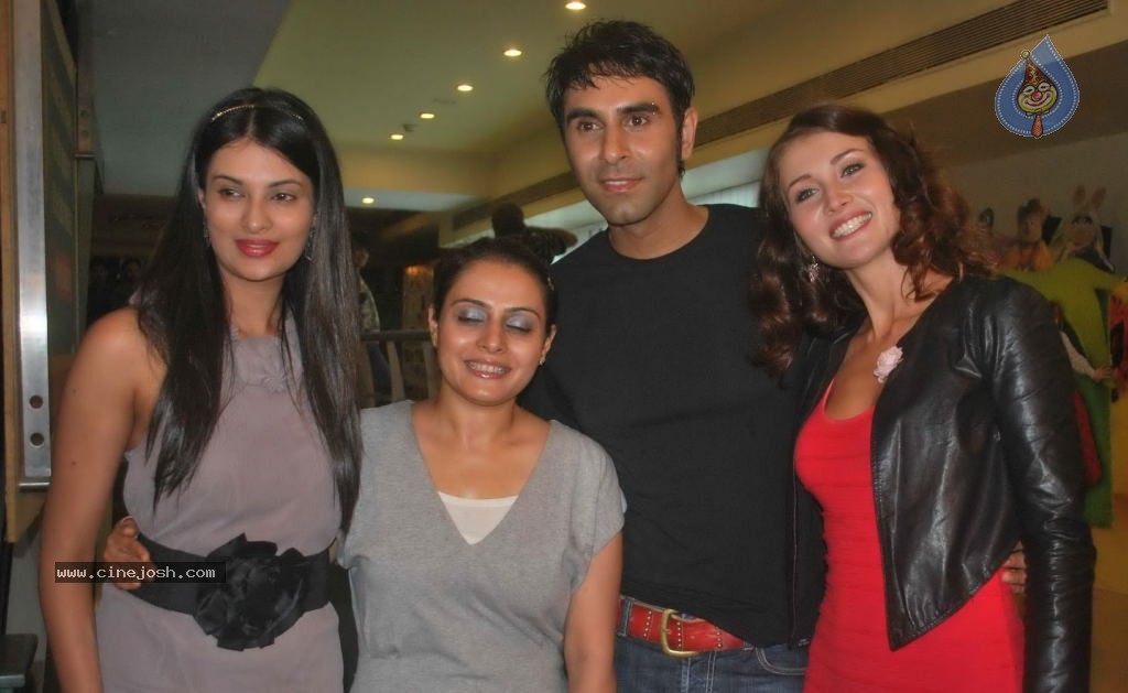 Sandip Soparrkar Promotes Ghost Movie - 36 / 38 photos